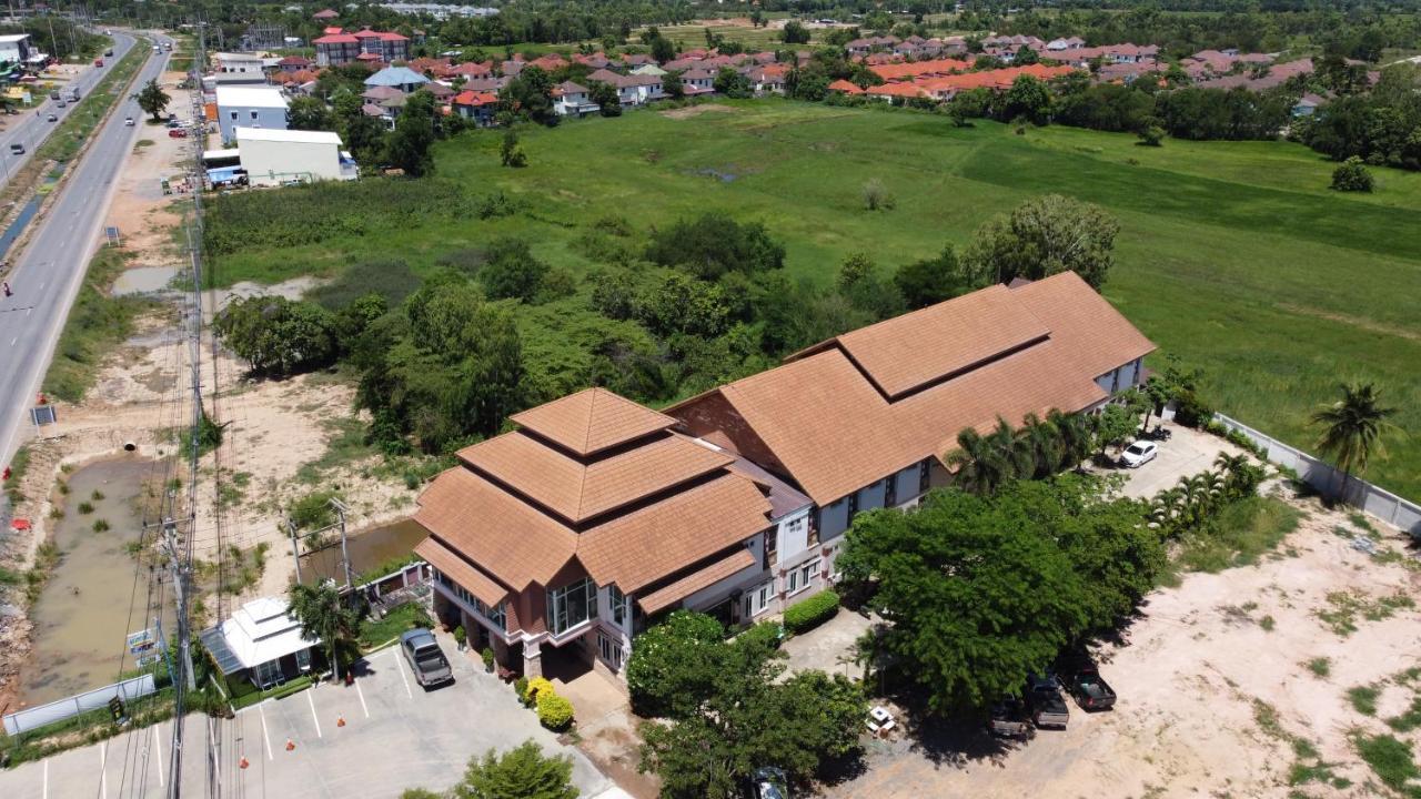 Phusuay Park View Hotel Chaiyaphum Exterior photo