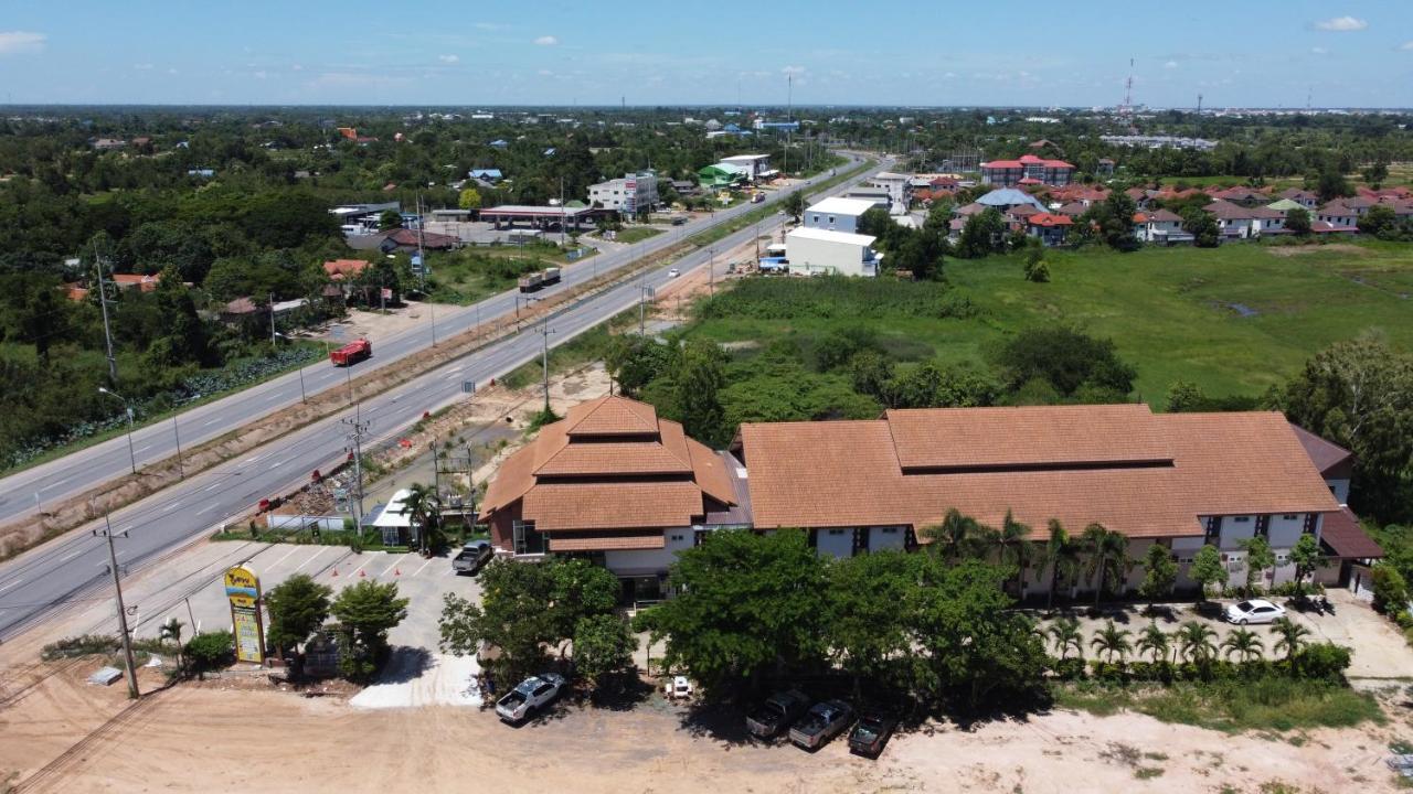 Phusuay Park View Hotel Chaiyaphum Exterior photo